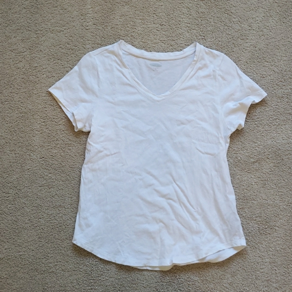 Old Navy v Neck Everyday white tee shirt